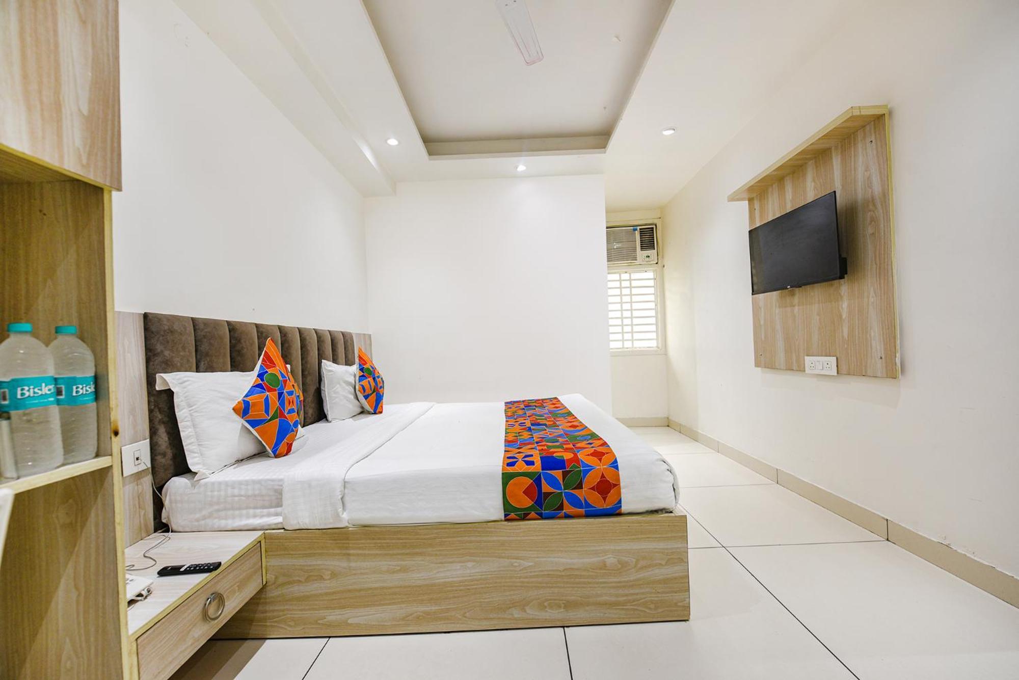 Fabhotel Luxury Inn Near Adarsh Nagar Metro Delhi  Eksteriør bilde