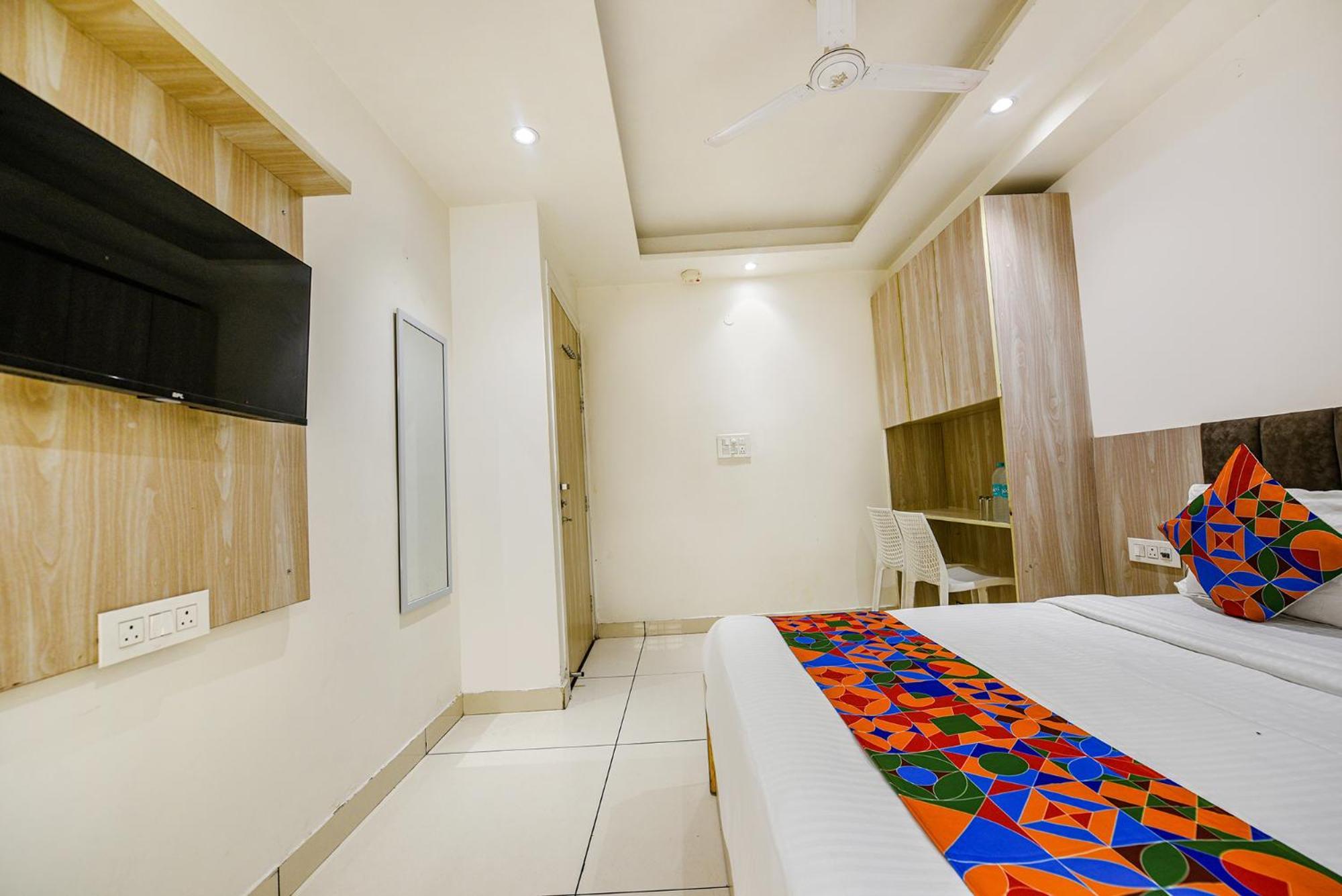 Fabhotel Luxury Inn Near Adarsh Nagar Metro Delhi  Eksteriør bilde